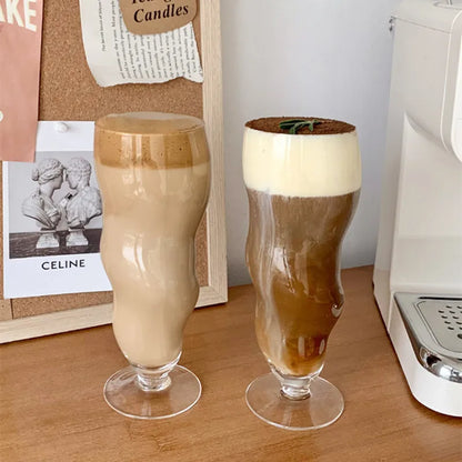 Tasse à café en verre transparent de forme irrégulière