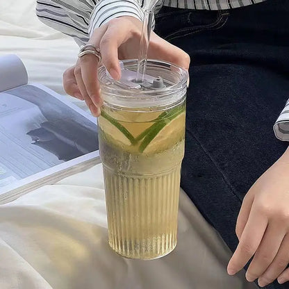 Tasse en verre à rayures avec couvercle et paille, 600ml