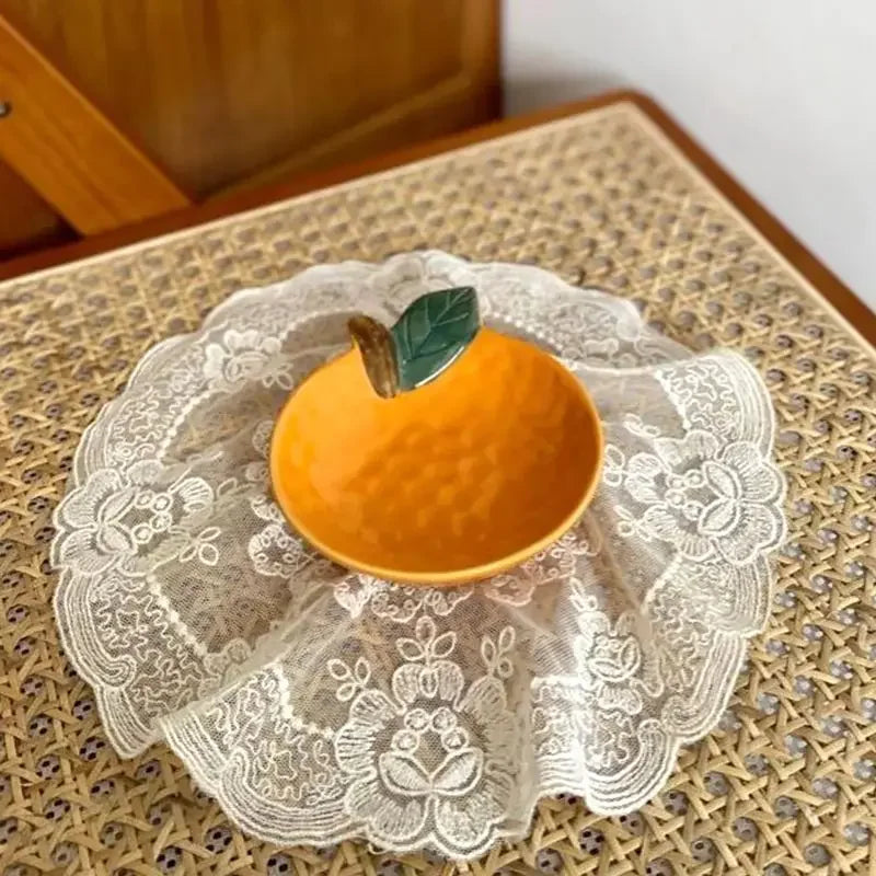 Assiette en céramique en forme de fruit